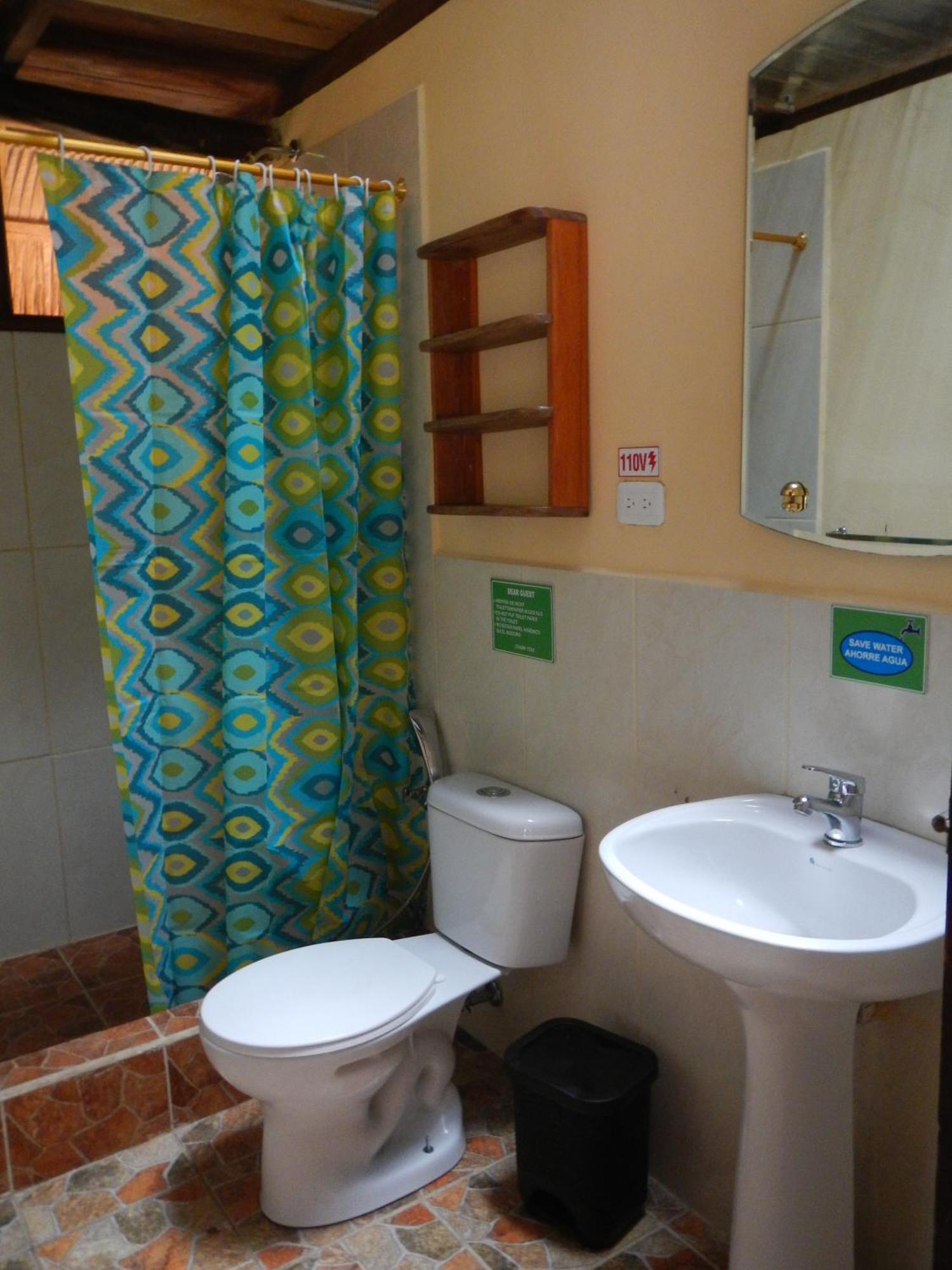 Aguas Negras River Lodge Puerto Montufar Ngoại thất bức ảnh