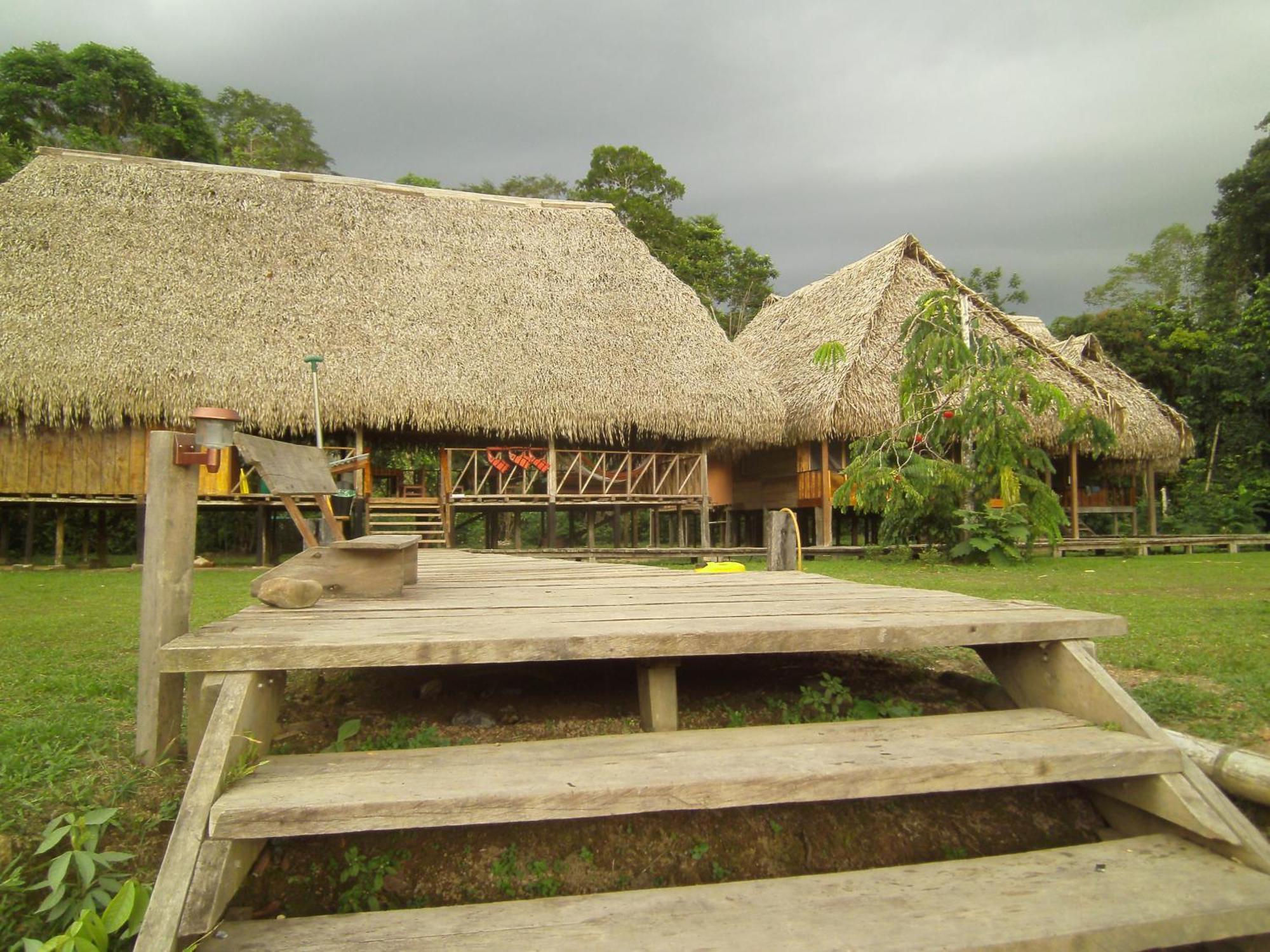 Aguas Negras River Lodge Puerto Montufar Ngoại thất bức ảnh