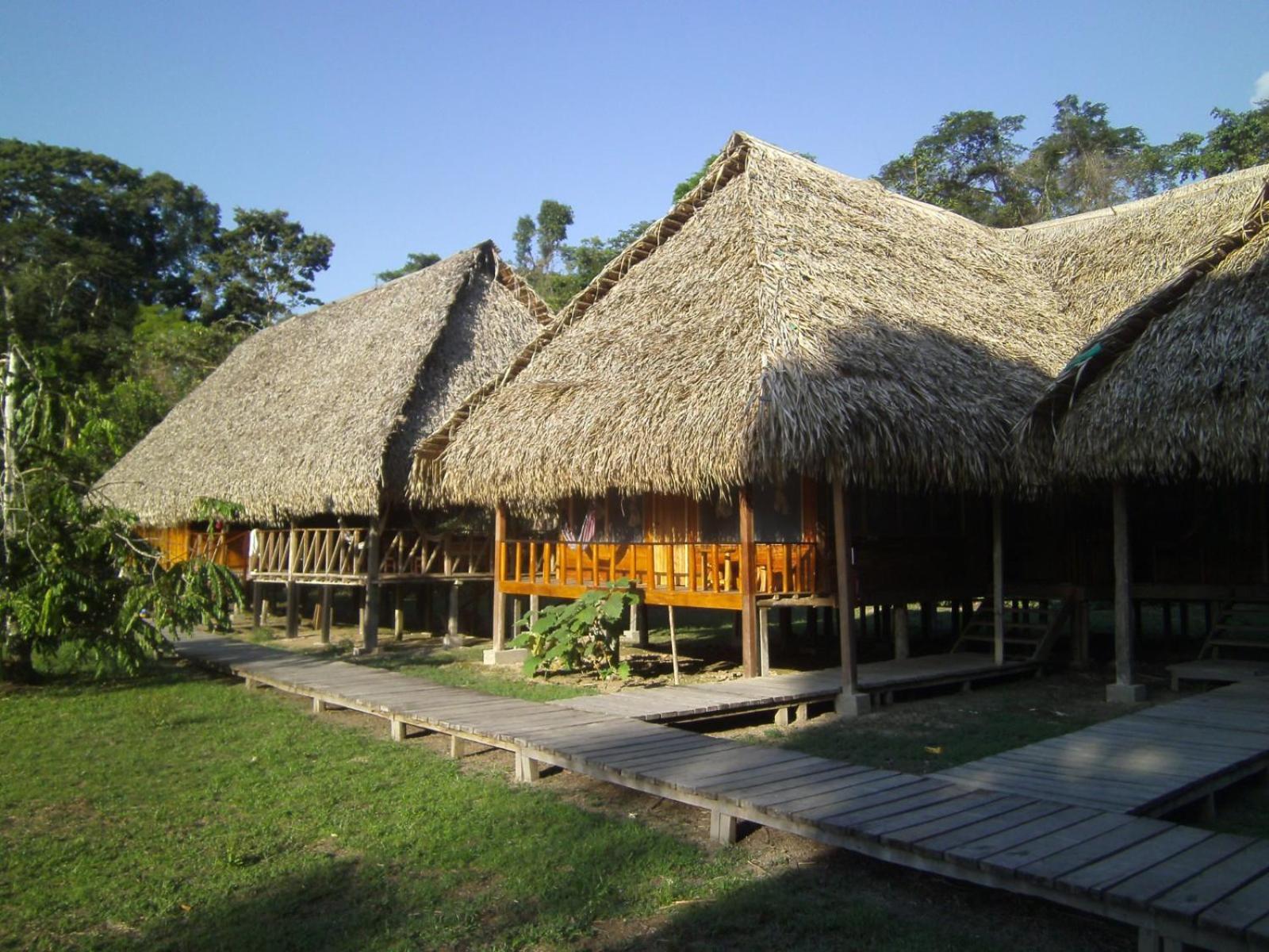 Aguas Negras River Lodge Puerto Montufar Ngoại thất bức ảnh