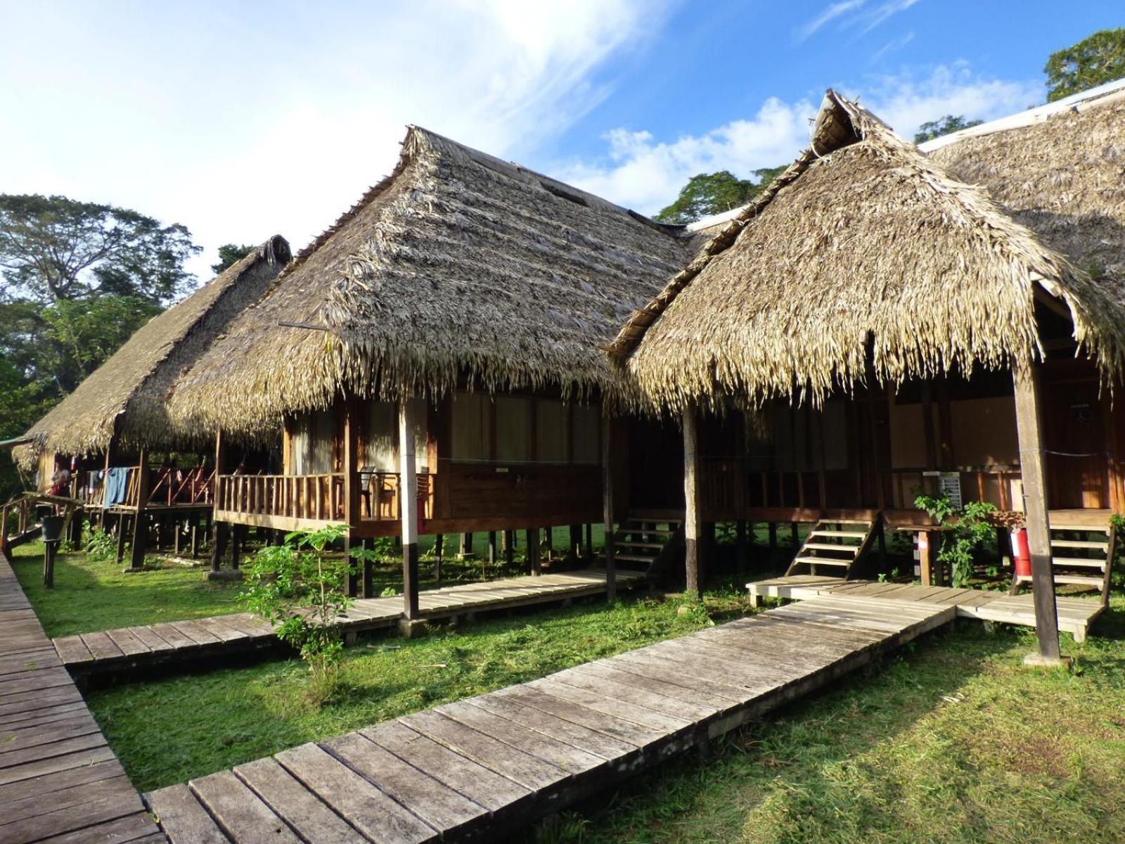 Aguas Negras River Lodge Puerto Montufar Ngoại thất bức ảnh
